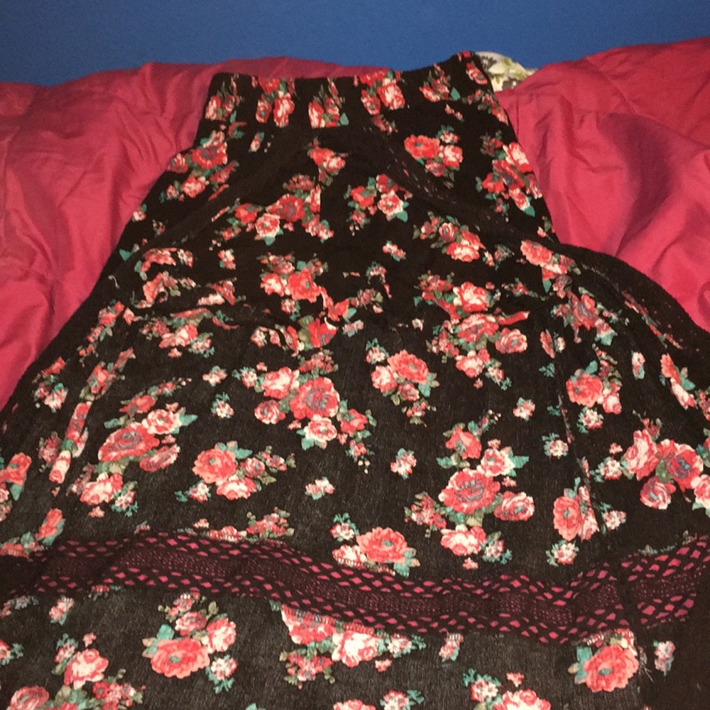 It’s a skirt with shorts floral print.